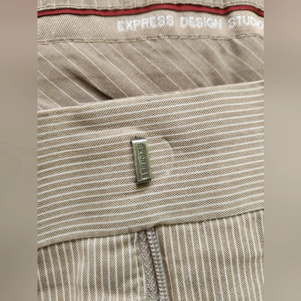 EXPRESS Men's Beige/White Striped Trousers/Chino PantsPants Size 32-33 - Picture 4 of 4
